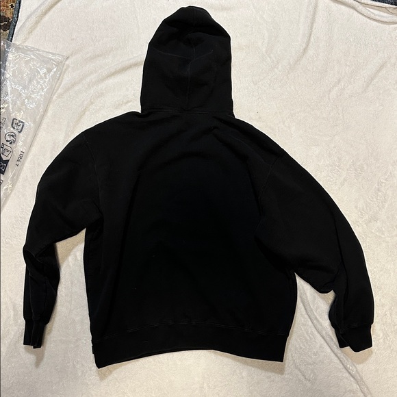 Supreme Black Hoodie - Picture 5 of 5